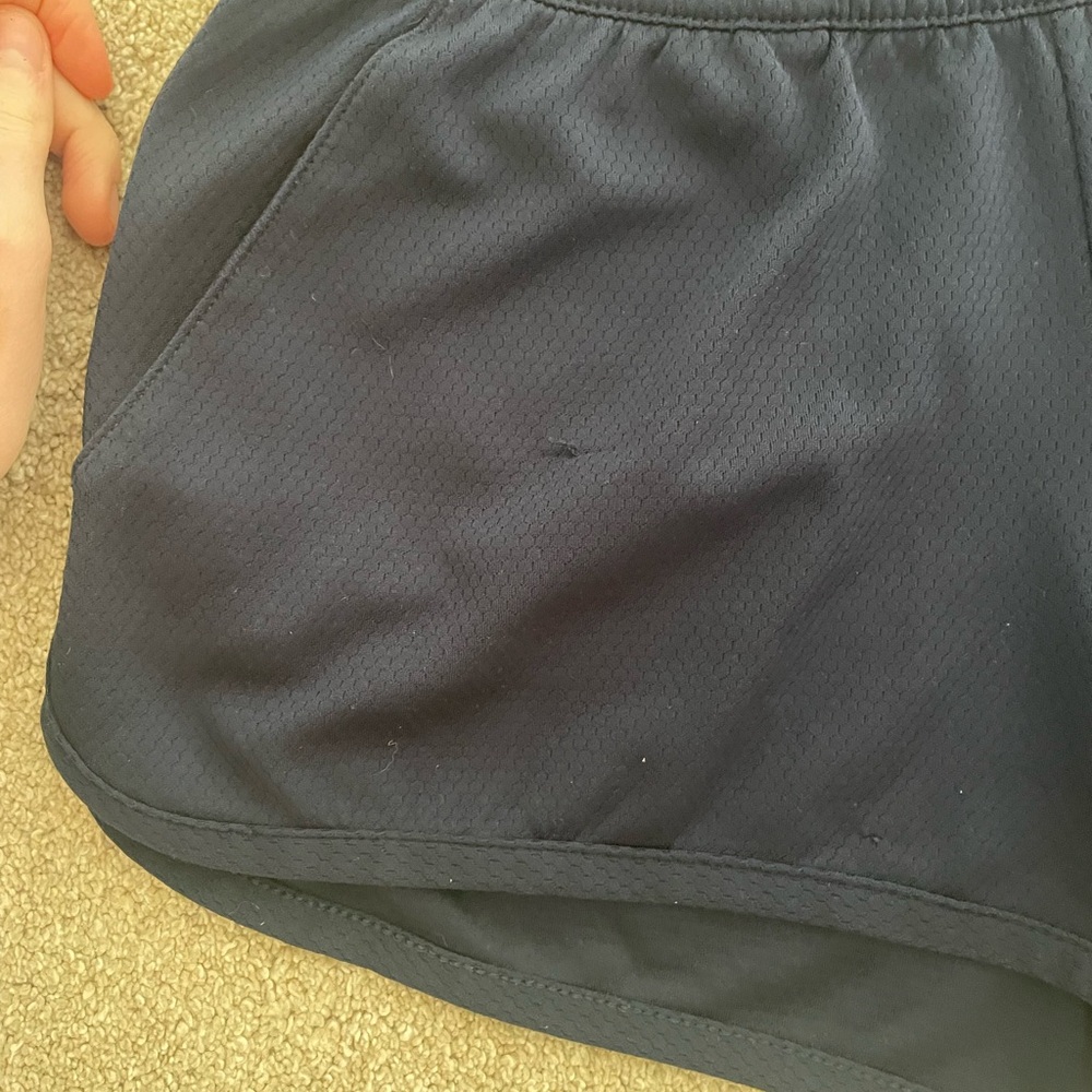 Uconn Women’s athletic shorts - Picture 3 of 4